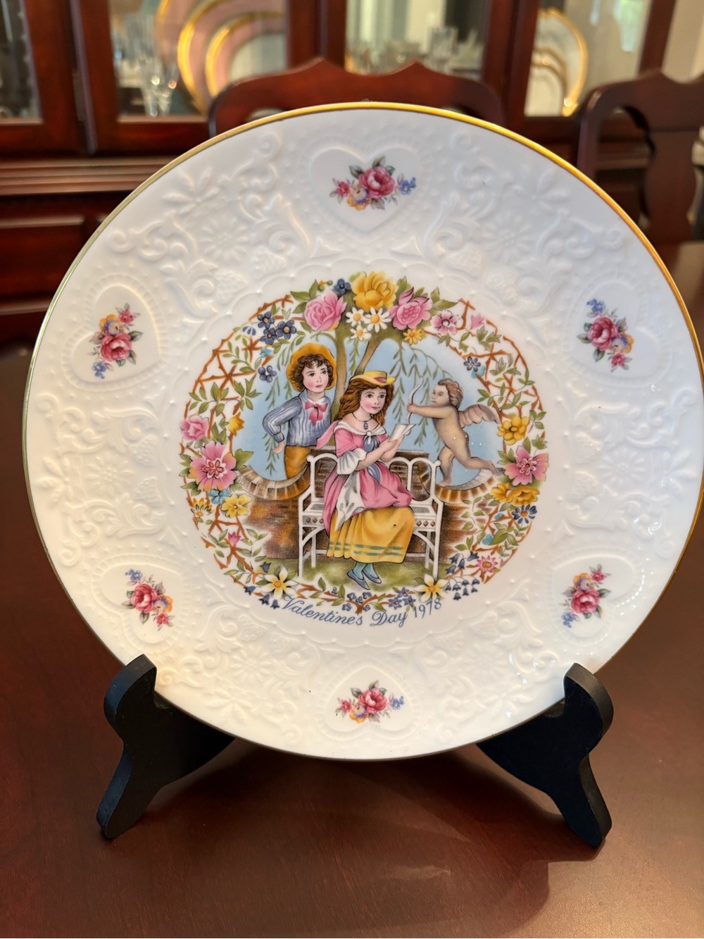 Royal Doulton White and Gold Romantic Scene Decorative Plate